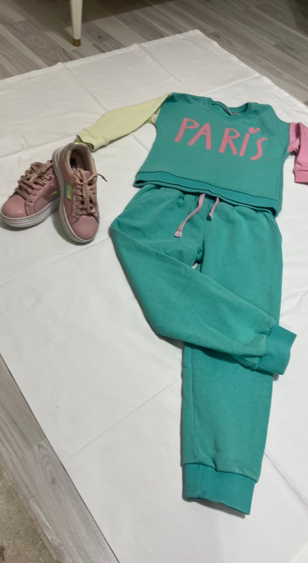 Yeşil Renkli Paris Baskılı Kız Eşofman Takımı - Görsel 2