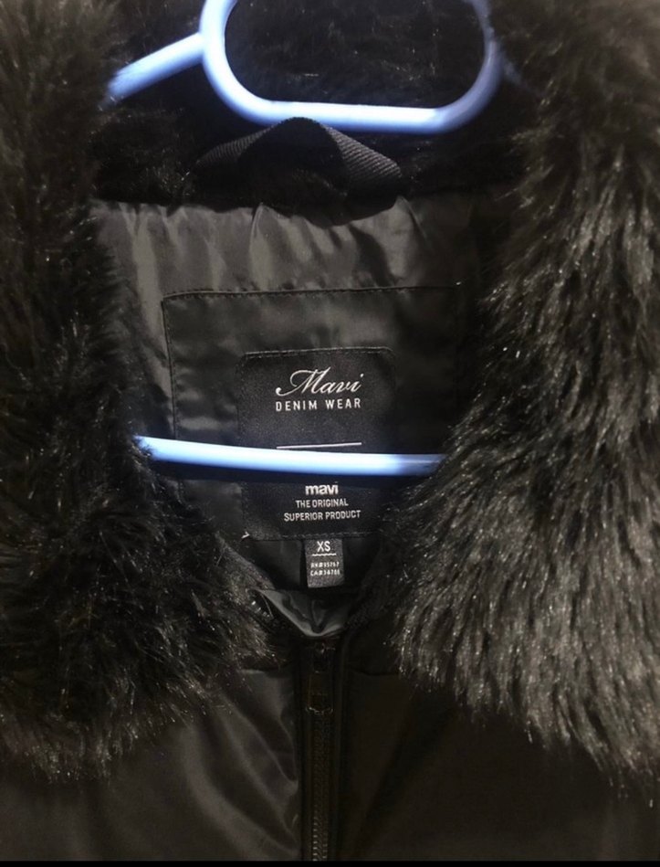 Siyah Kürk Yakalı Kısa Kadın Kışlık Mont - Görsel 2