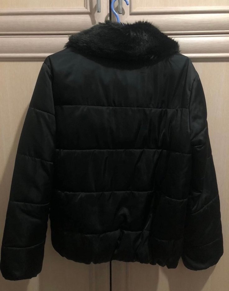 Siyah Kürk Yakalı Kısa Kadın Kışlık Mont - Görsel 3