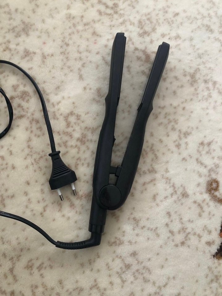 Siyah Saç Düzleştirici - Görsel 2