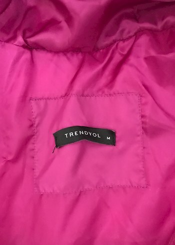Pembe Kapüşonlu Kadın Kışlık Mont - Görsel 3