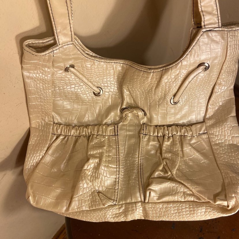 parlak deri kırık beyaz vintage canta - Görsel 2