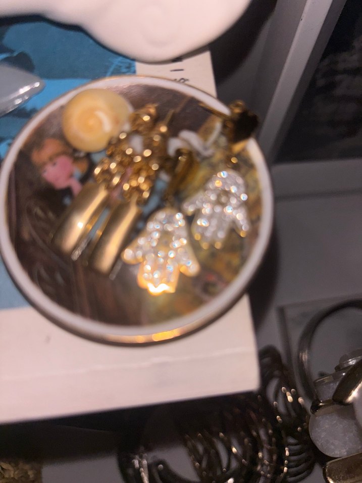 fatma ana eli parlak küpe - Görsel 4