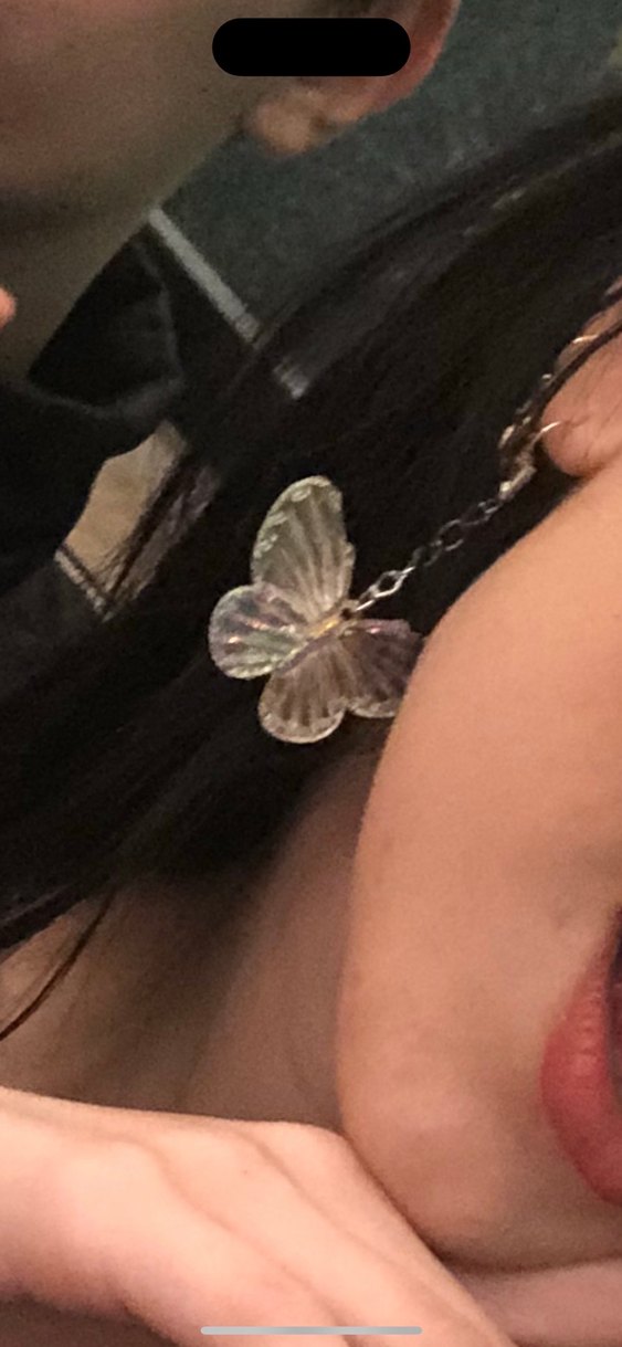 şeffaf Kelebek figurlu parlayan küpeler - Görsel 3