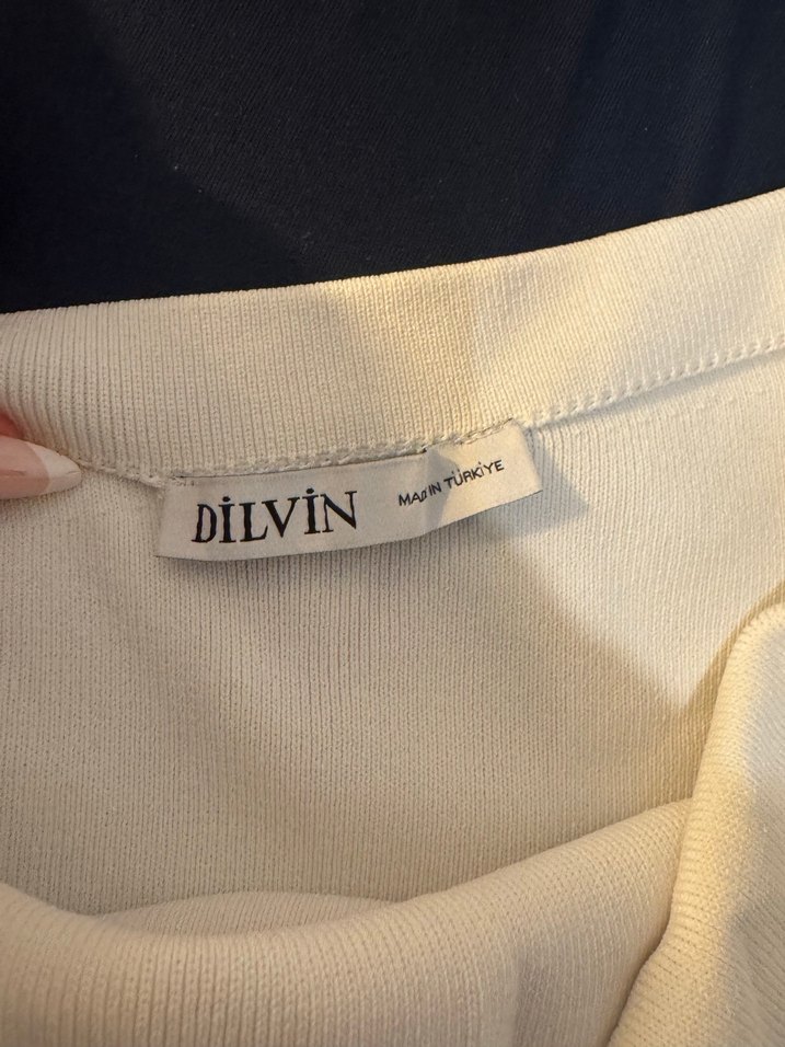 Beyaz Düz Sokak Stili Havlu - Görsel 2