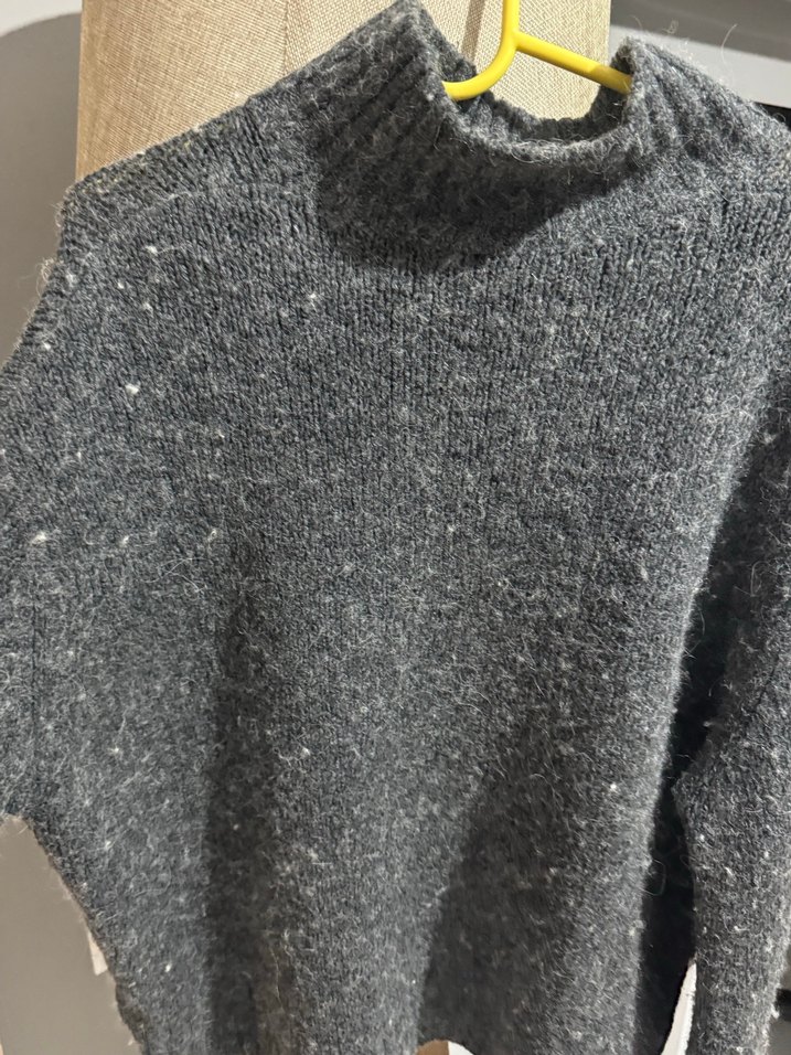 Gri Yünlü Boğazlı Kadın Kazak - Görsel 3