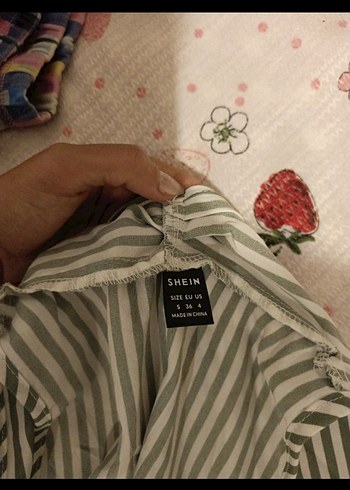 Diğer Çizgili V Yaka Kemerli Kolsuz Mini Bluz