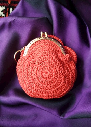 Kırmızı Örgü gül cüzdan - Görsel 3