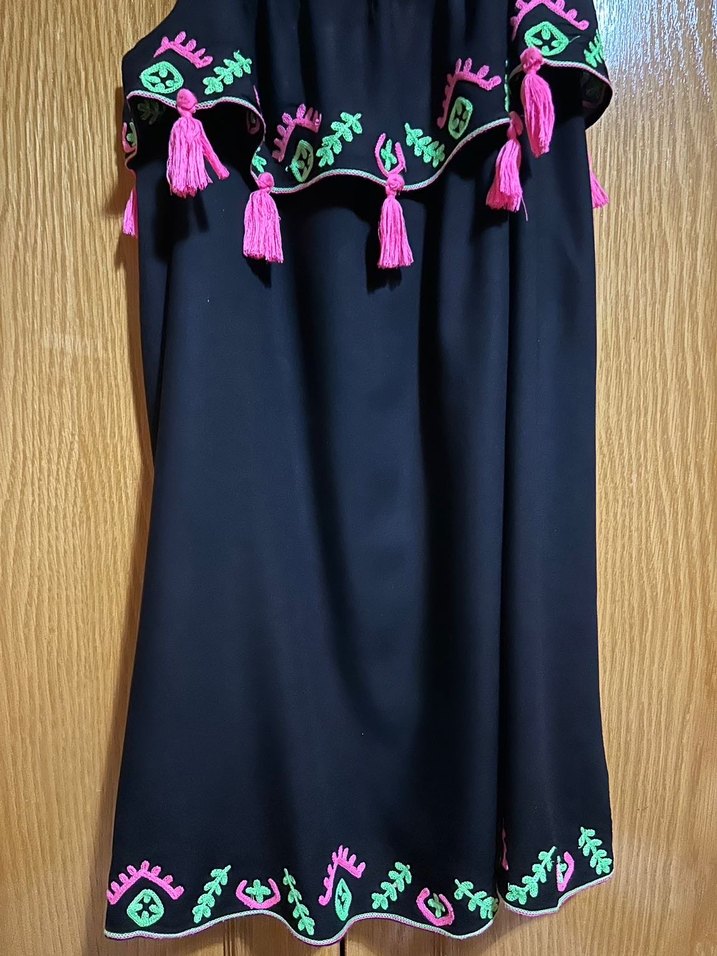 Nakışlı Püsküllü Siyah Plaj Elbisesi - Görsel 3