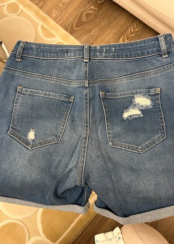 Kadın Mavi Yırtık Denim Mini Şort - Görsel 2