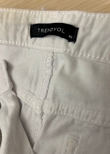 Beyaz Kadın Keten Mini Şort - Görsel 3