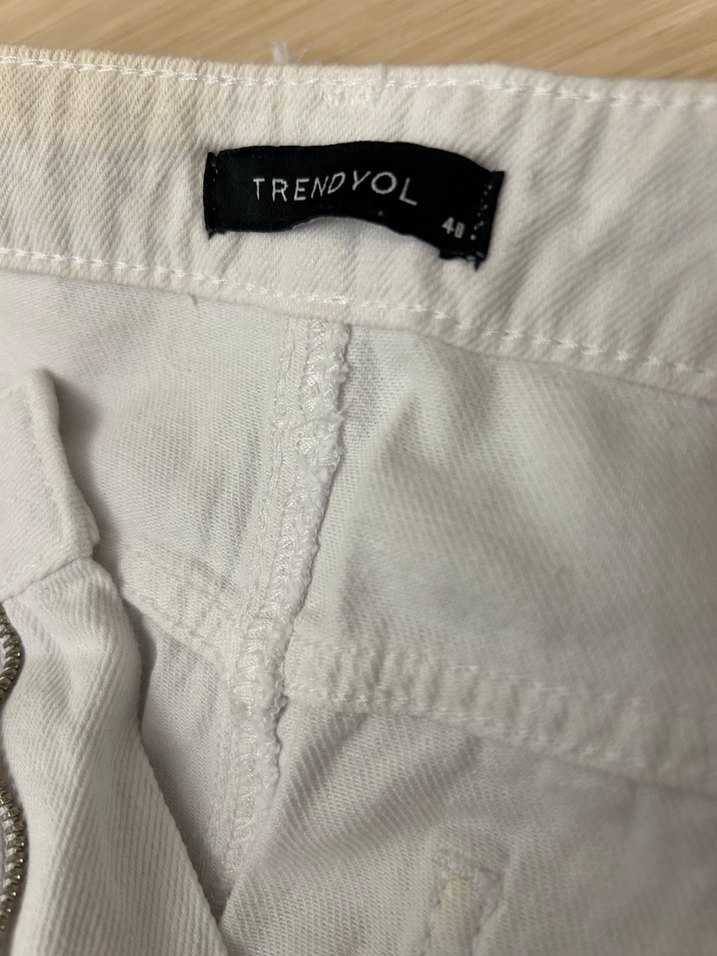 Beyaz Kadın Keten Mini Şort - Görsel 3