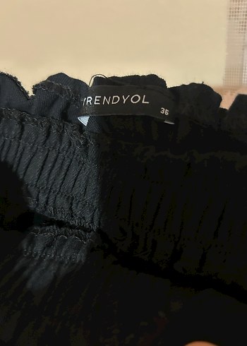 Kemerli Siyah Midi Keten Şort - Görsel 4