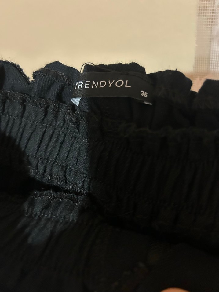 Kemerli Siyah Midi Keten Şort - Görsel 4