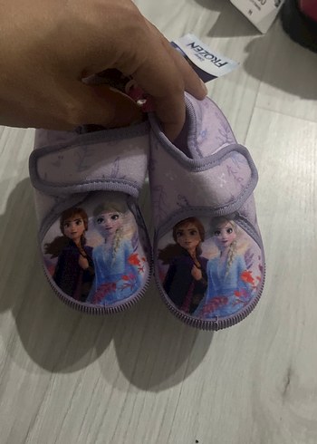 22 Beden Kız Çocuk Mor Baskılı Polar Ev Terliği