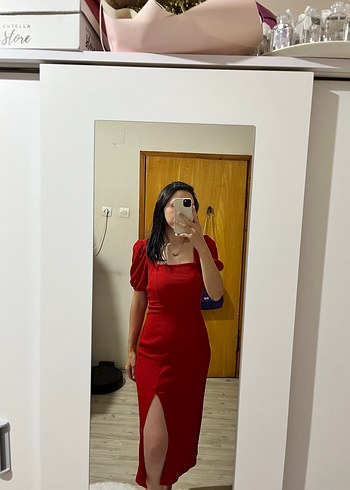 Kırmızı Balon Kol Sırtı Bağcıklı Elbise