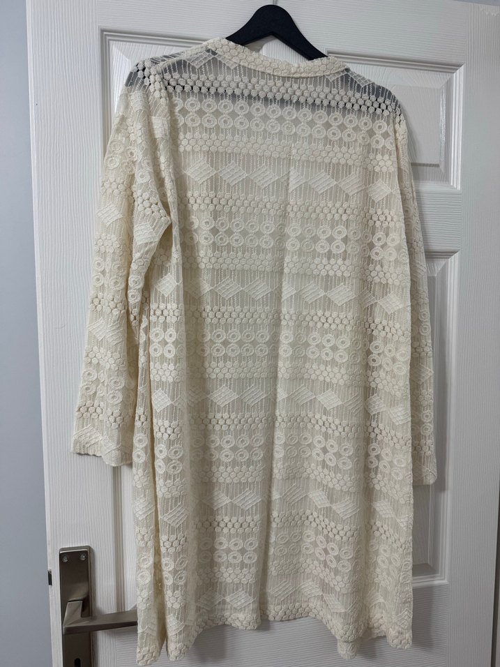 Uzun Kollu Beyaz Dantel Kadın Hırka - Görsel 3