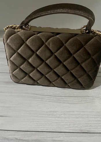 Zincir Detaylı Gri Süet Kadın Çanta - Görsel 3