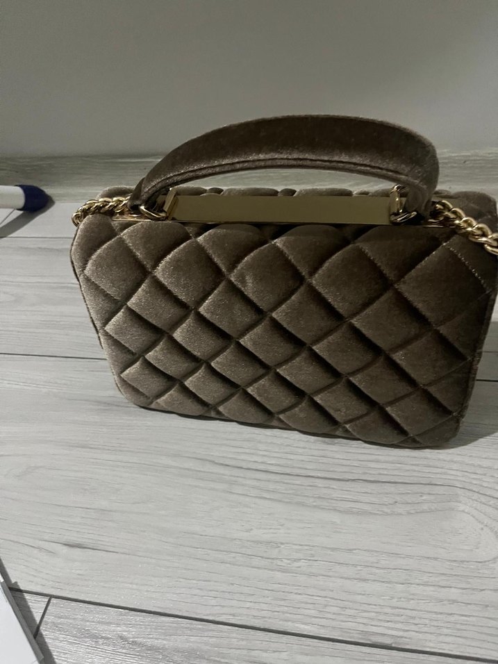 Zincir Detaylı Gri Süet Kadın Çanta - Görsel 2