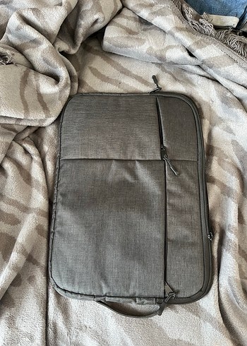 Gri Fermuarlı Kadın Laptop Çantası
