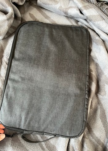  Beden Gri Fermuarlı Kadın Laptop Çantası