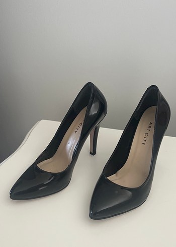 Siyah Rugan Stiletto Ofis Topuklu