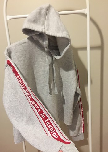 Gri Kapüşonlu Uzun Kollu Sweatshirt