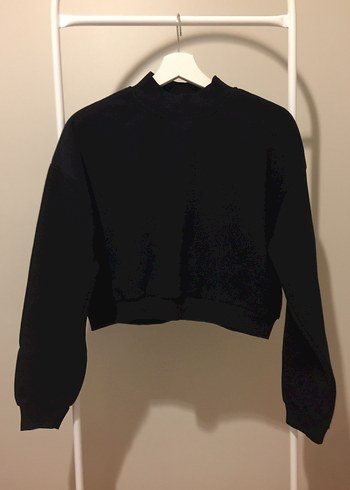 Siyah Yüksek Yakalı Kadın Crop Sweatshirt