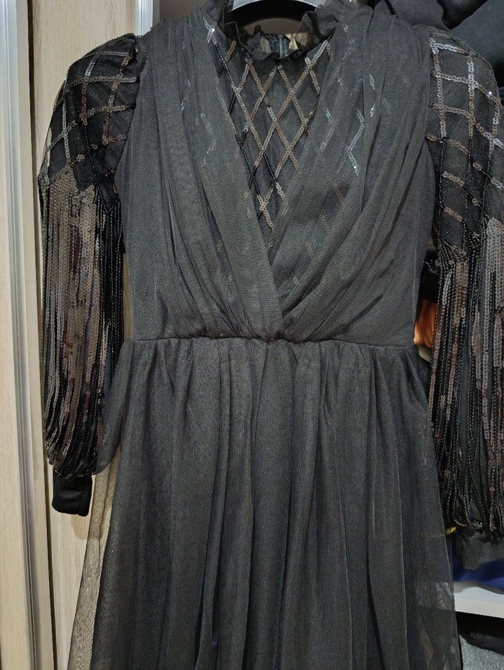 Uzun Siyah Gotik Mezuniyet Elbisesi pul tüy - Görsel 2