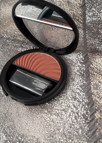 Flormar Flormar Koyu Bej Allık