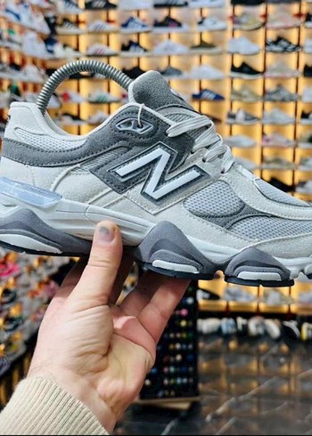 New Balance universal