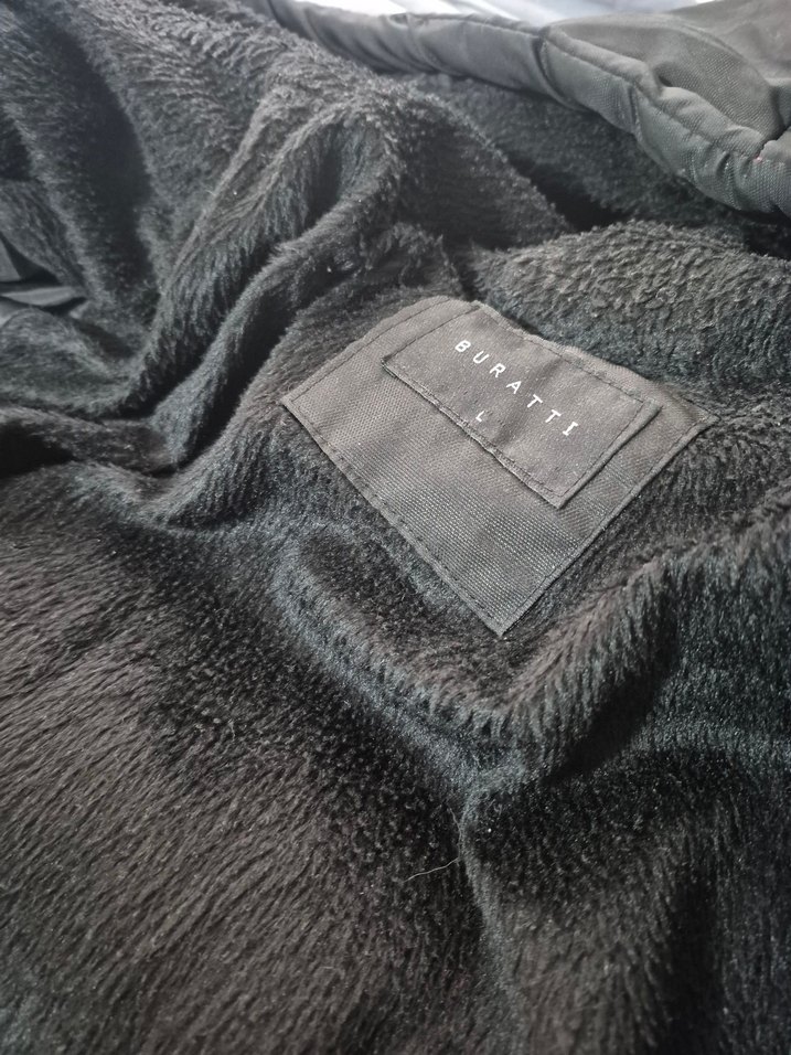 Siyah Kapüşonlu Erkek Mont - Görsel 4