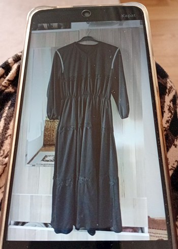 LC Waikiki siyah ve yaka dantelli uzun elbise