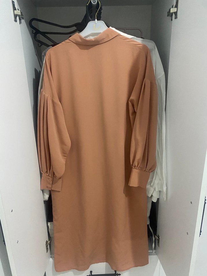 Bej Uzun Kollu Düğmeli Kadın Tunik - Görsel 2