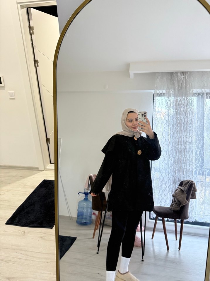 Siyah Yüksek Yakalı Midi Kadın Tunik - Görsel 2