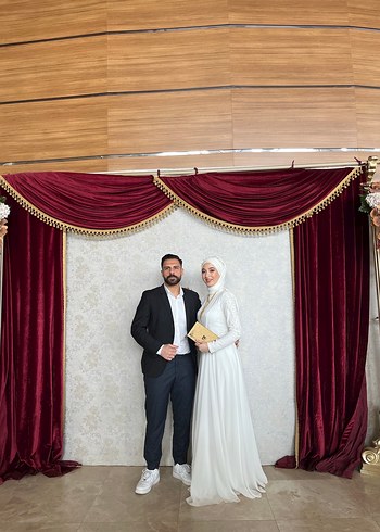 Uzun Kollu Beyaz Sade Nişan Elbisesi