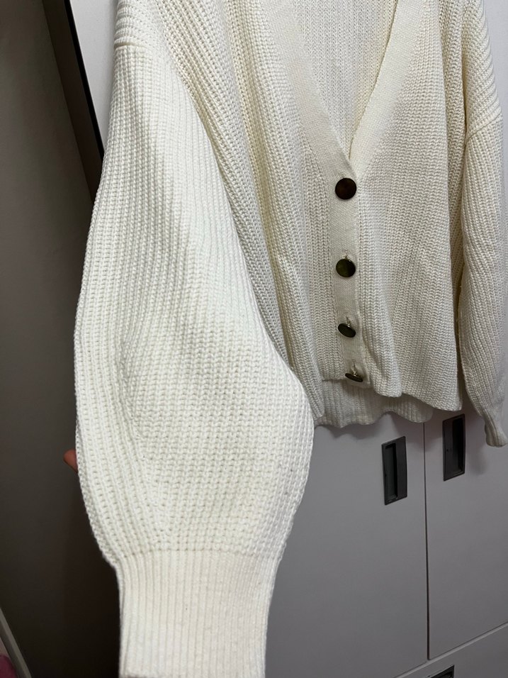 Düğmeli Beyaz Midi Kadın Hırka - Görsel 2