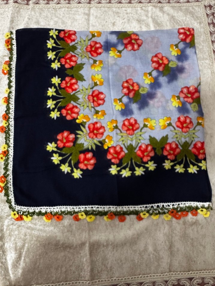 El örgüsü kadın eşarp - Görsel 2