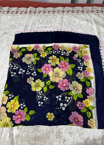 El örgüsü kadın eşarp - Görsel 2