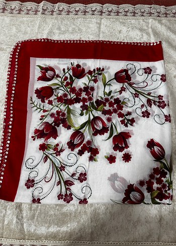 El örgüsü boncuklu kadın eşarp - Görsel 2