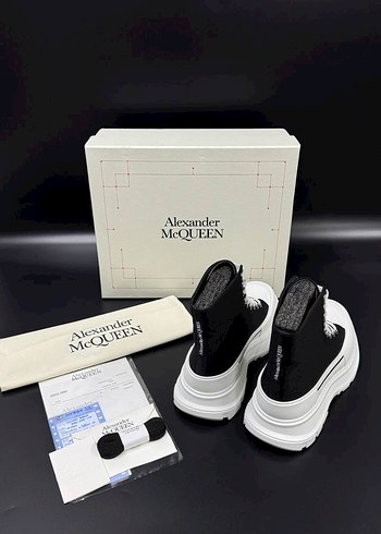 37 Beden beyaz Renk Alexander McQueen Siyah-Beyaz Kadın Bot