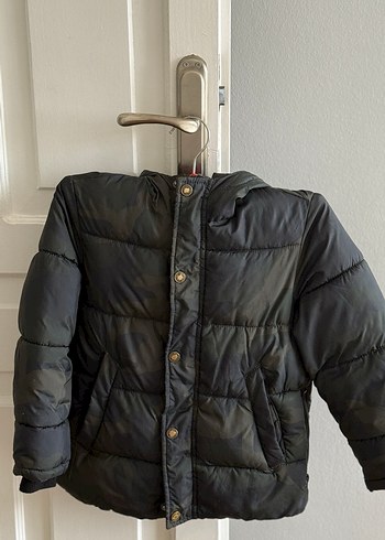 Zara Erkek Çocuk Kamuflaj Desenli Şişme Mont - Görsel 2