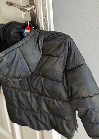 Zara Erkek Çocuk Kamuflaj Desenli Şişme Mont - Görsel 4