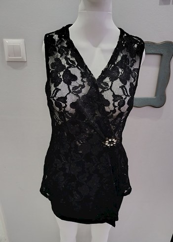 Siyah Dantel Detaylı V Yakalı Midi Elbise - Görsel 2