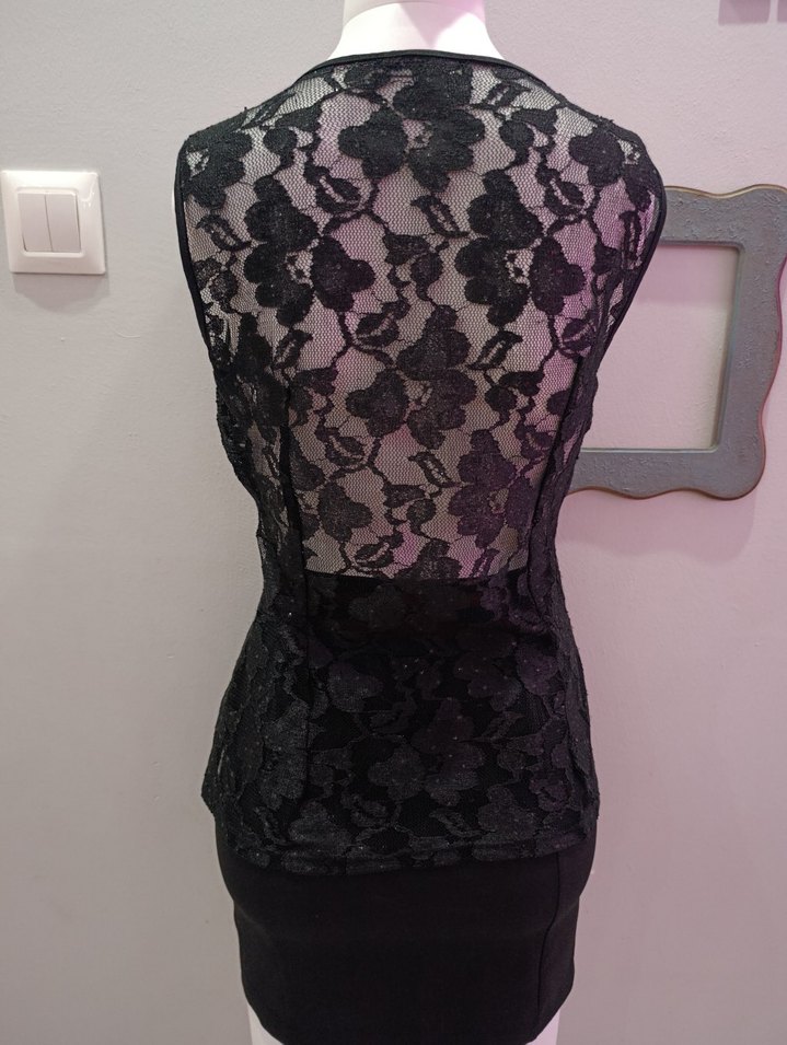 Siyah Dantel Detaylı V Yakalı Midi Elbise - Görsel 3