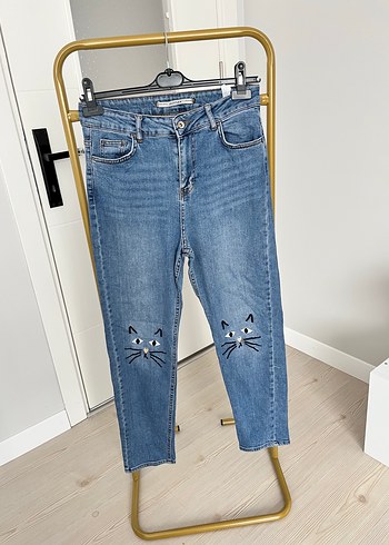 Zara Kadin Mavi Baskili Kurklu Regular Fit Jean