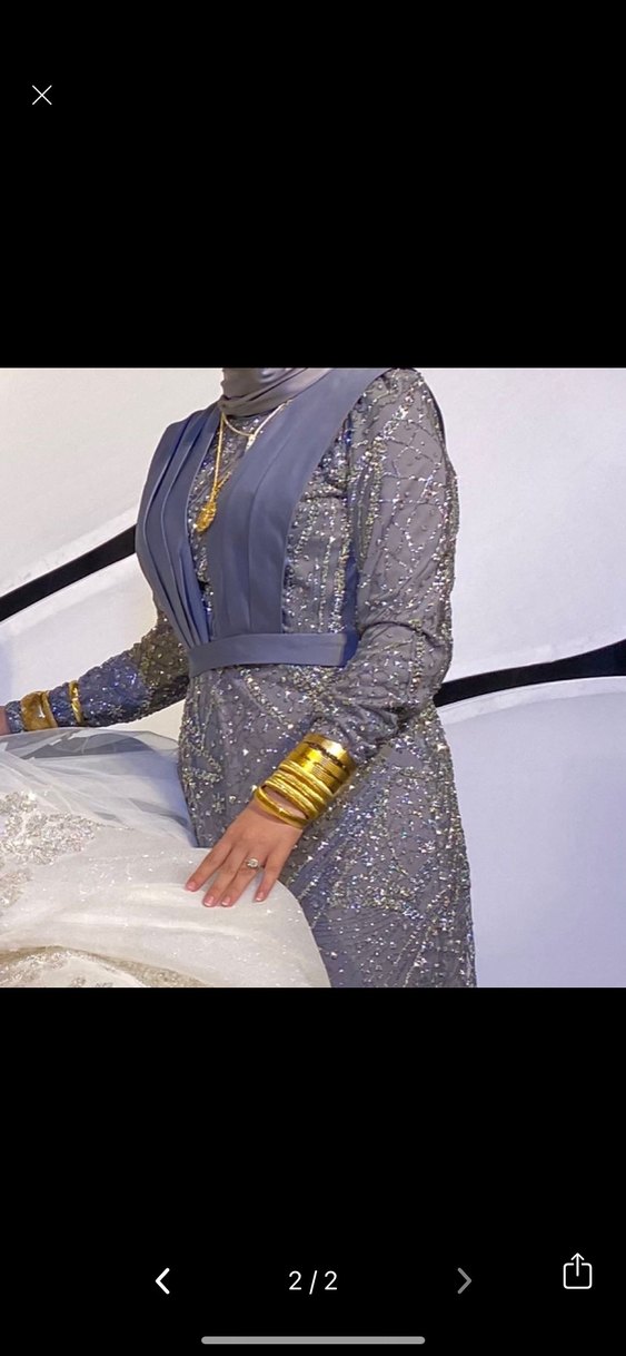 Uzun Kollu Gri Çiçekli Drapeli Notalı Yaka Abiye - Görsel 2