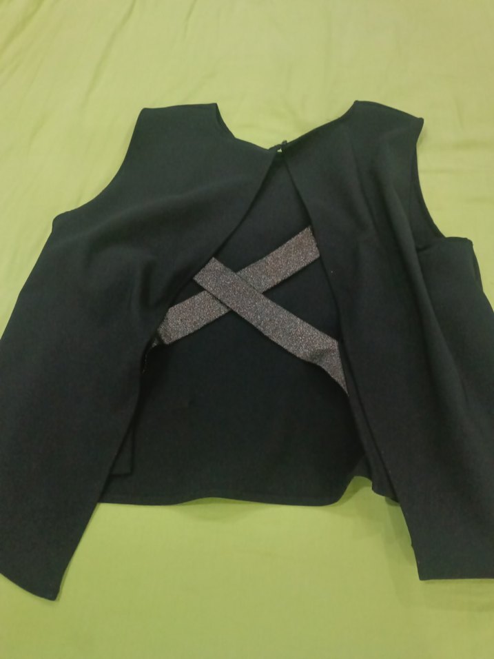 Kolsuz Koyu siyah üst giyim - Görsel 3