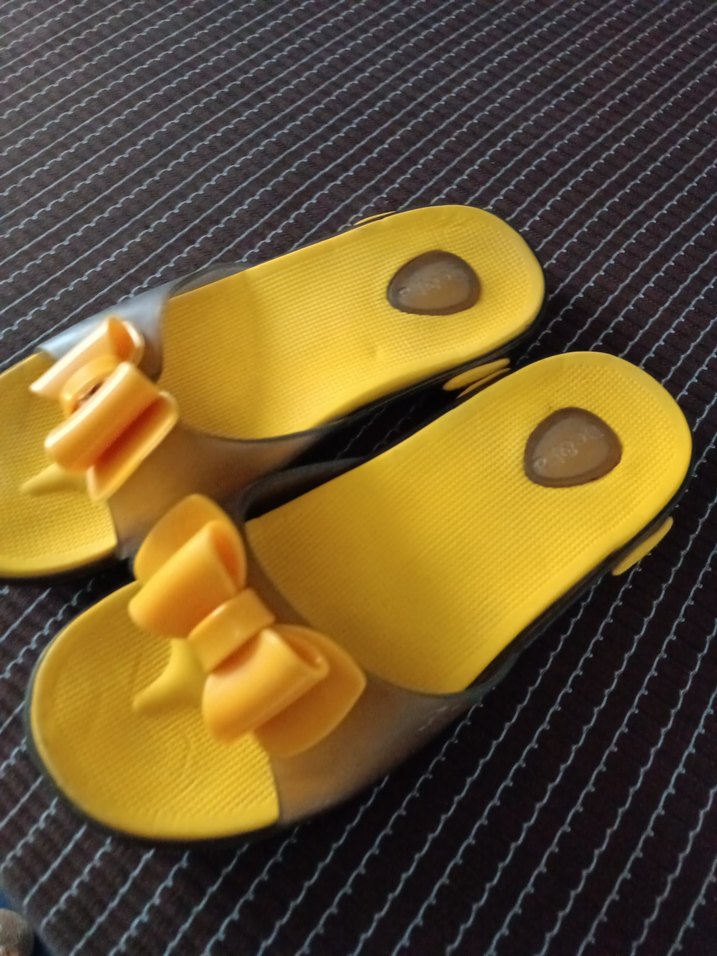 Fiyonklu Sarı Dolgu Topuklu Kadın Terlik - Görsel 5