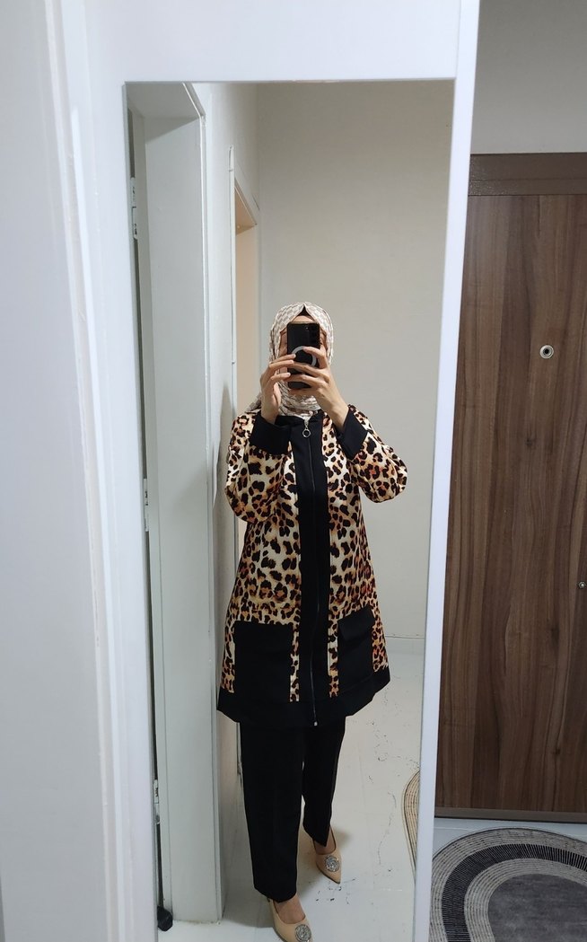 Siyah Leopar Desenli Kadın Takım - Görsel 2